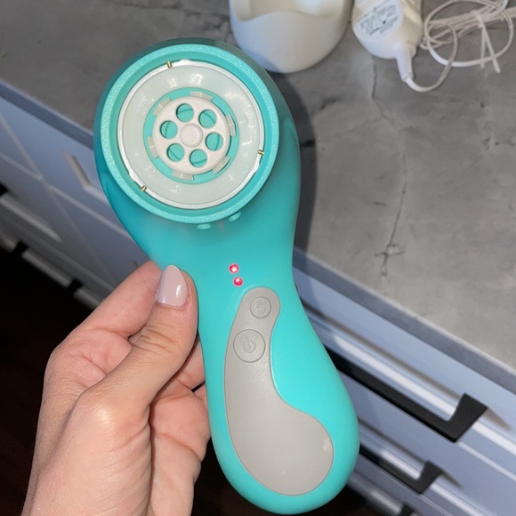 Clarisonic Plus - Picture 5 of 5